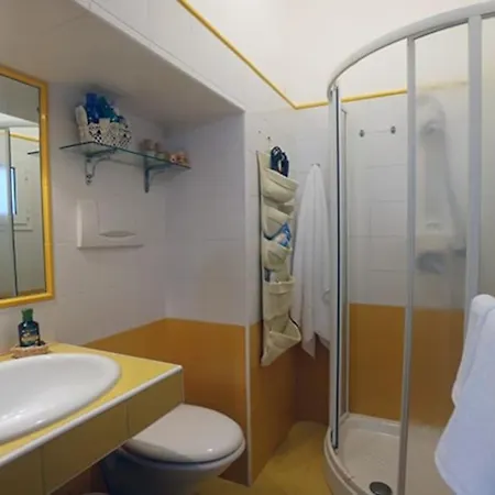 A Crystal Palace In Heart Of Apartamento *